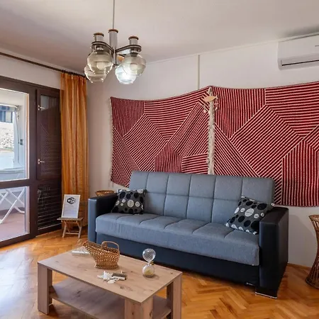 Sara - Families Only Apartman